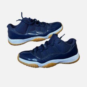 Jordan 11  low Navy/Gum Bottom